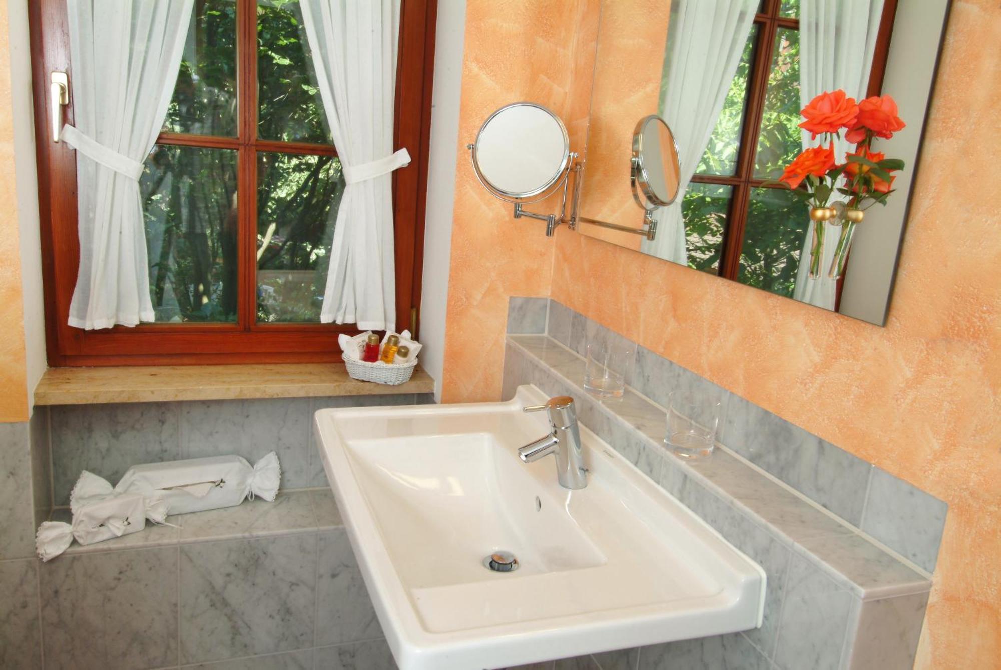Hotel Leicht Biebelried 外观 照片