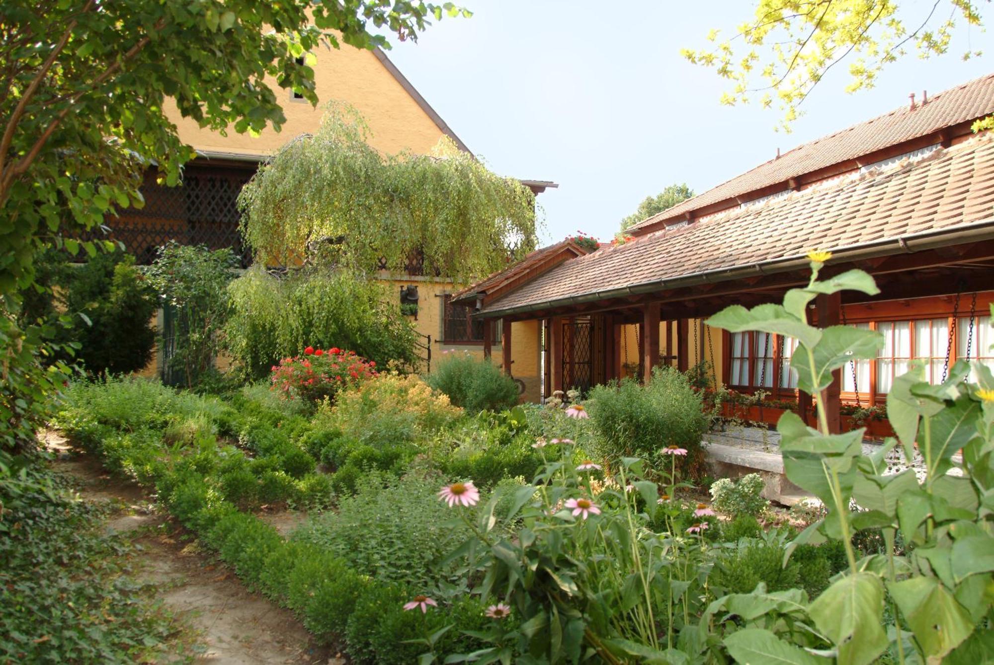 Hotel Leicht Biebelried 外观 照片
