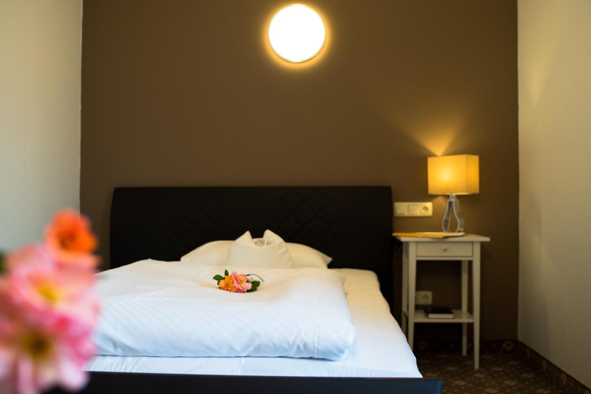 Hotel Leicht Biebelried 外观 照片